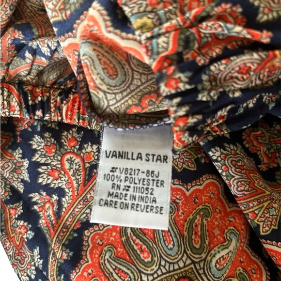 Francesca’s Summer romper adjustable straps decorative buttons on front size M - Picture 3 of 6